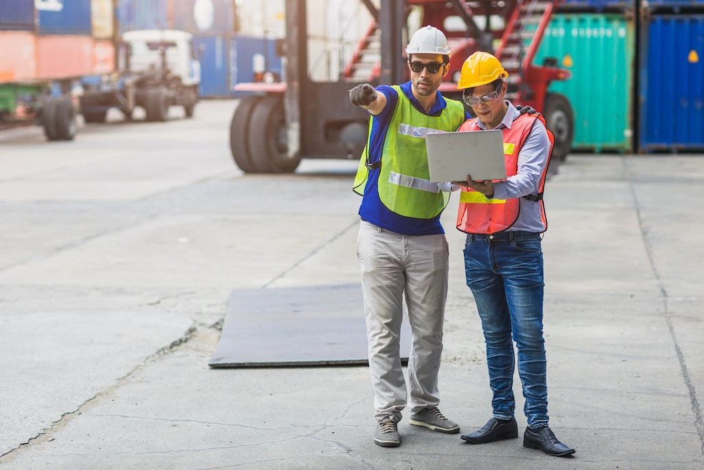 Consignor vs Consignee Explained Cowtown Express